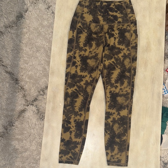 Varley Black and Tan Tie-Dye Leggings - Picture 1 of 3